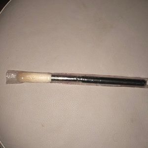 Makeup brush